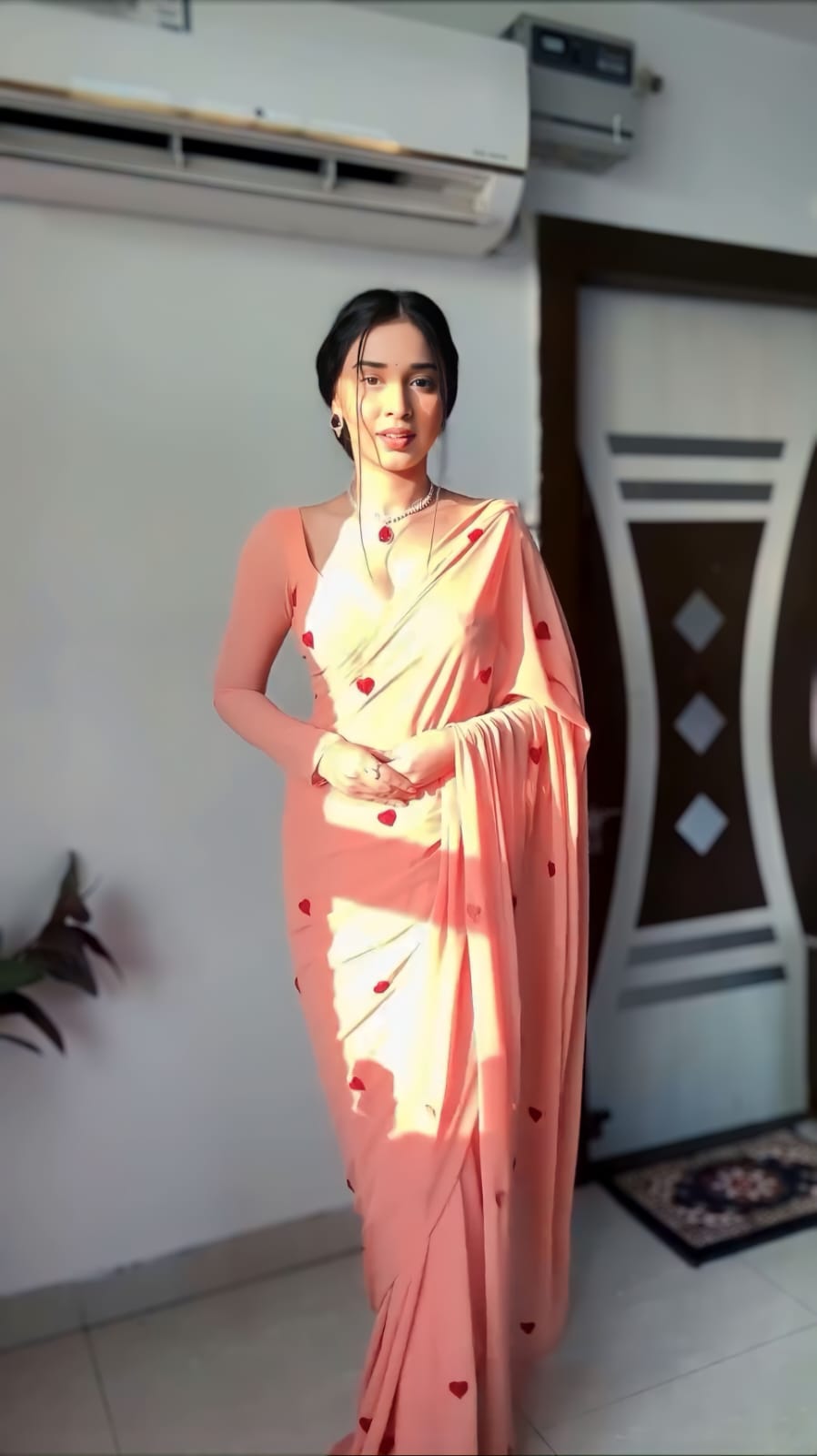 1-Minute Ready To Wear Peach Georgette Saree With Unstitched Blouse.