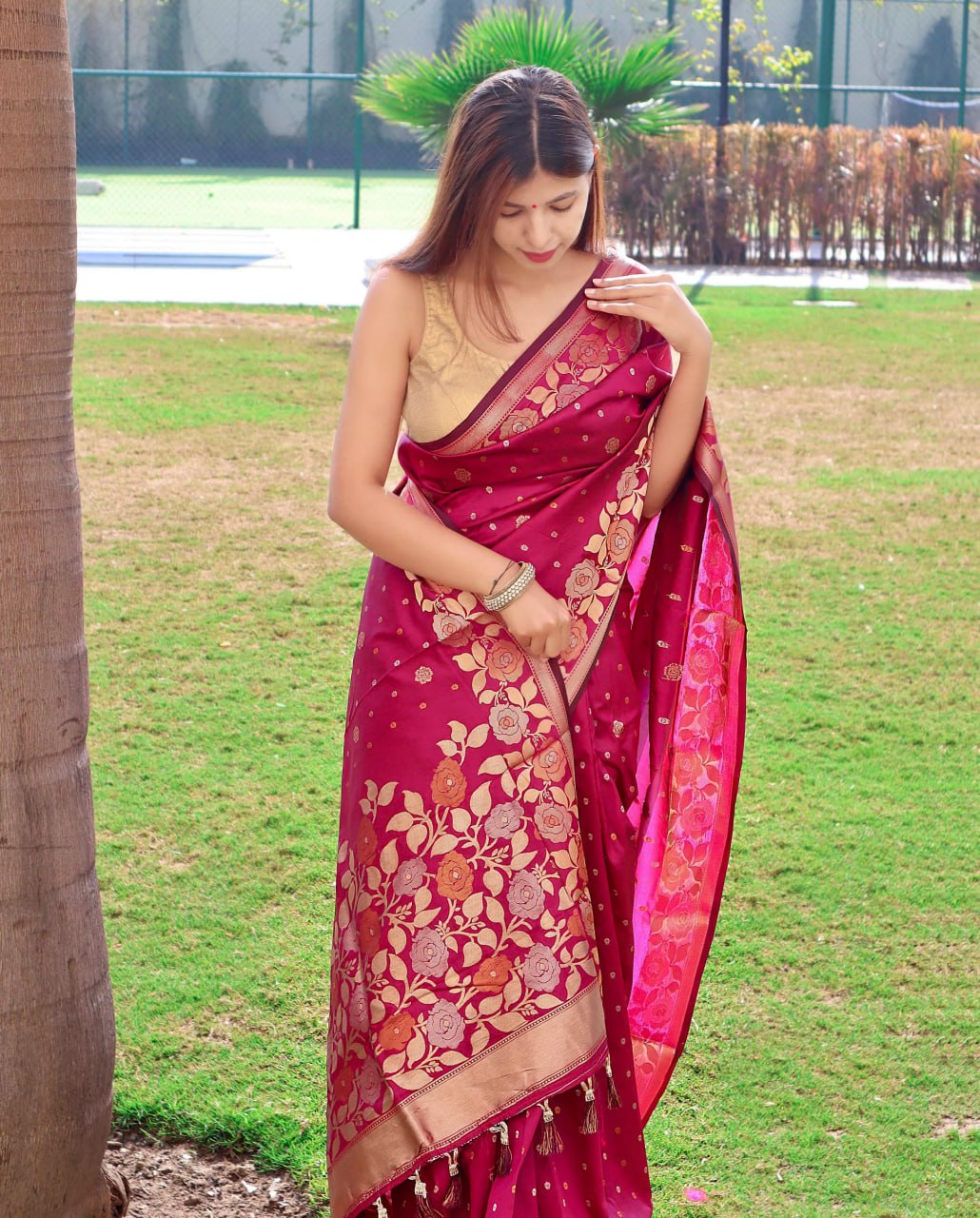 Pink In Copper Design Gulabo Dola Silk Saree