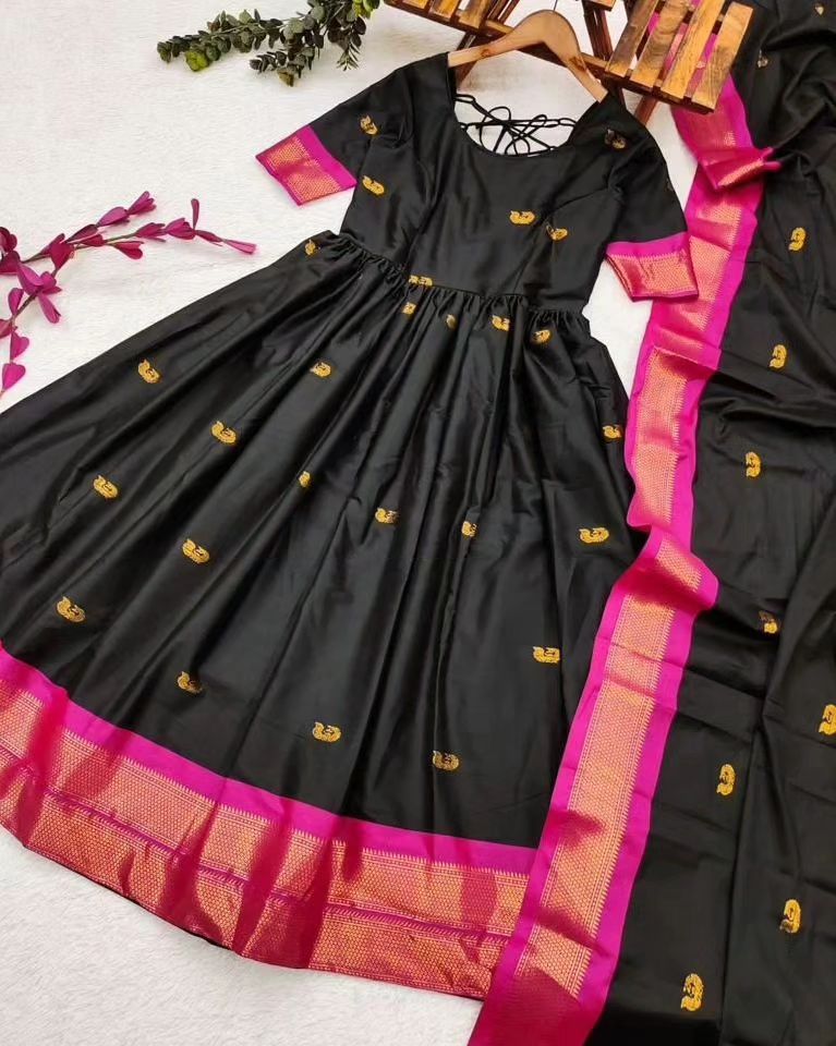 Black and Pink pallu Design CP Cotton Saree