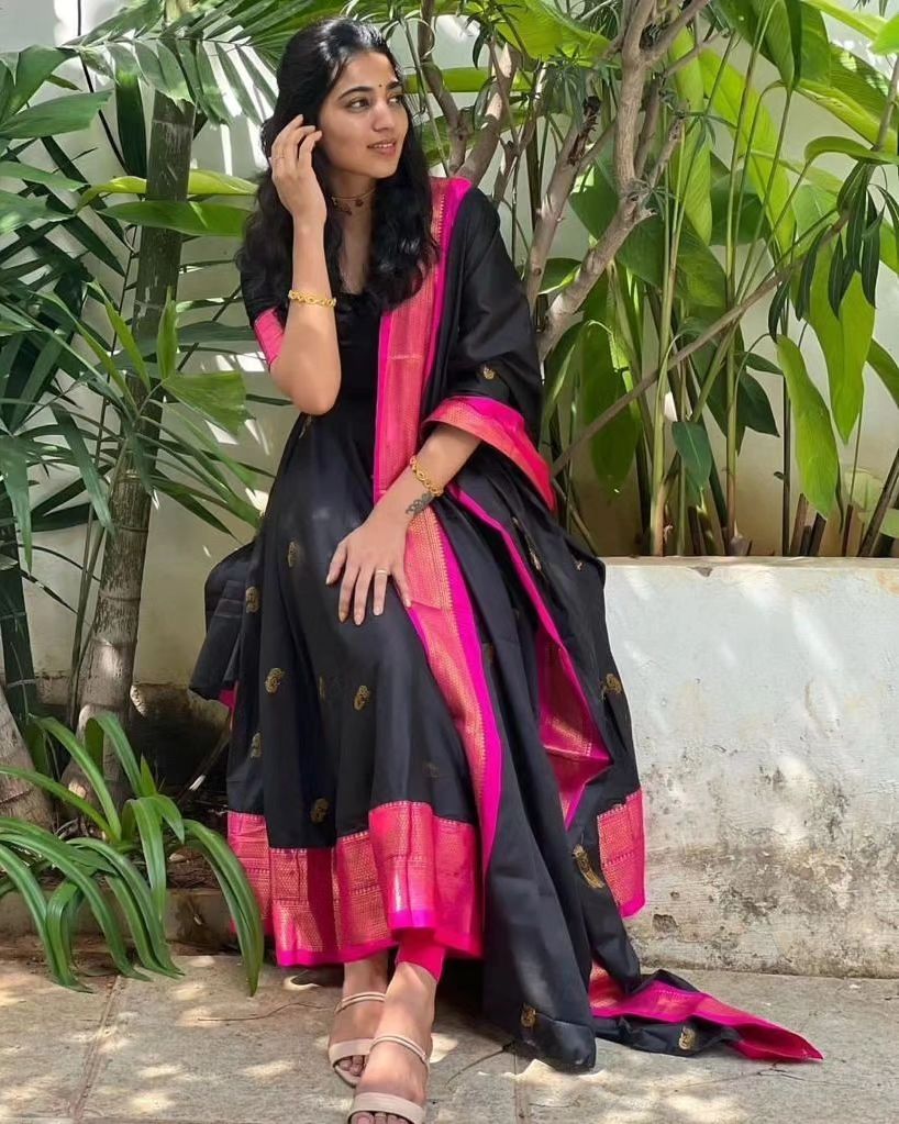 Black and Pink pallu Design CP Cotton Saree