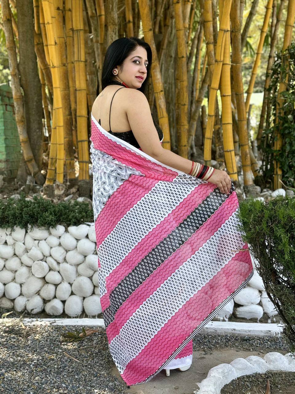 SAANVI-White And Pink 100% Soft Pure Cotton Saree With Unstitched Blouse.