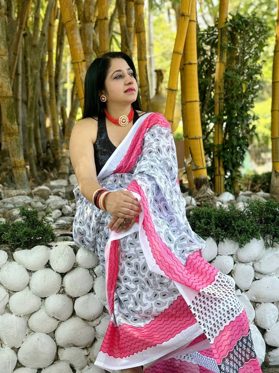 SAANVI-White And Pink 100% Soft Pure Cotton Saree With Unstitched Blouse.