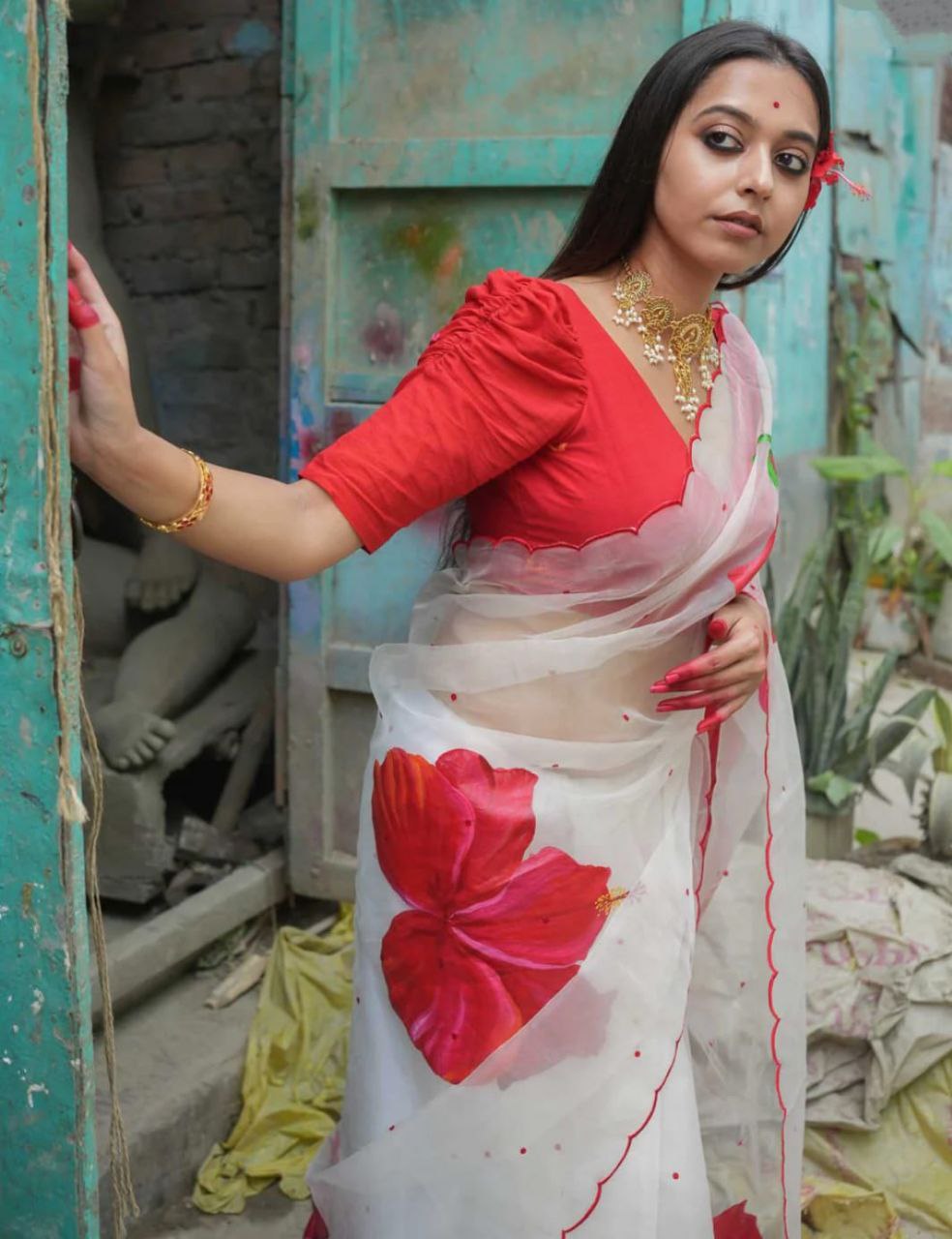 RED FLOWER-Soft Pure Organza Silk Beautiful Digital Print Handwork Saree With Unstitched Blouse.